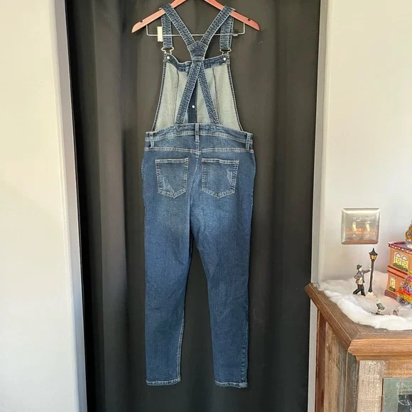 Celebrity pink overalls - Picture 13 of 14